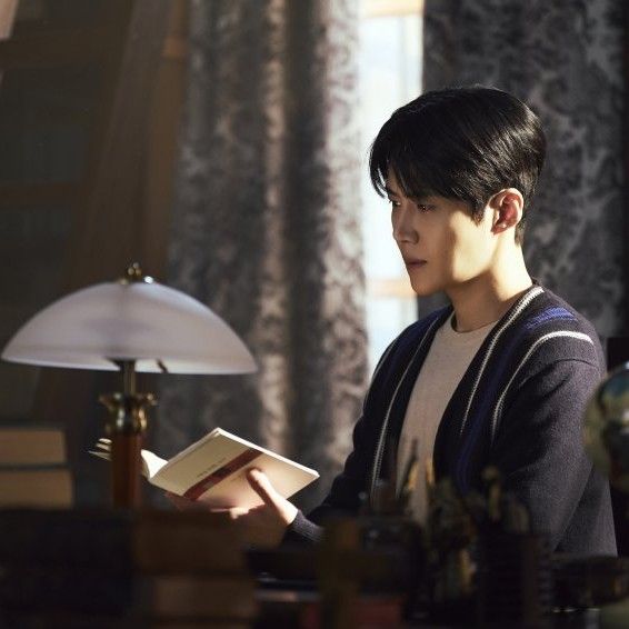 Behind-the-scenes cut of Kim Seonho