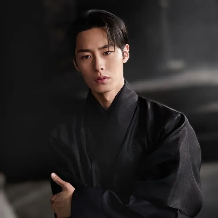Behind-the-scenes cut of Lee Jaewook