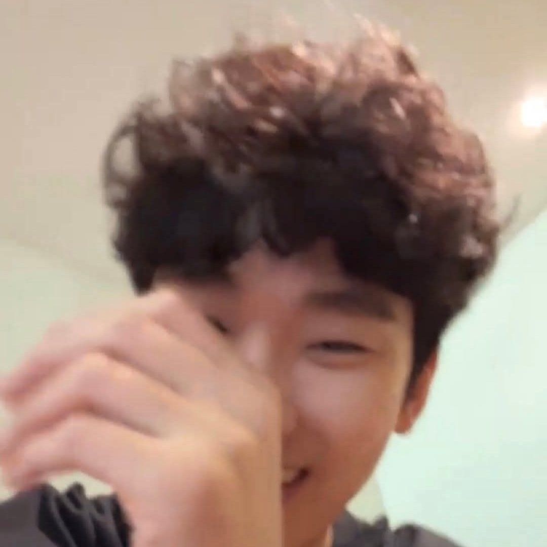 金秀賢的幕後花絮