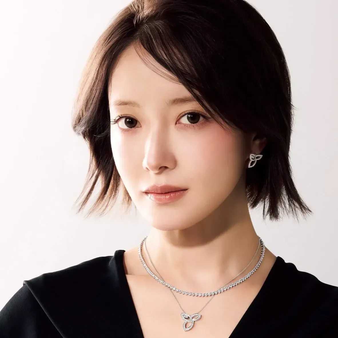 Behind-the-scenes cut of Lee Seyoung