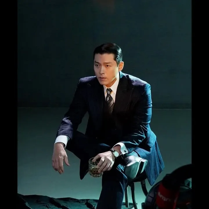 Momen yang diabadikan oleh penggemar Hyun Bin