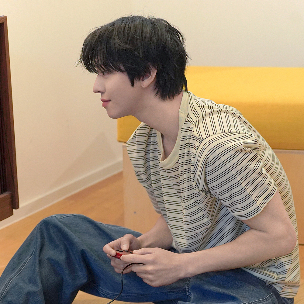 粉丝拍下的安孝燮瞬间