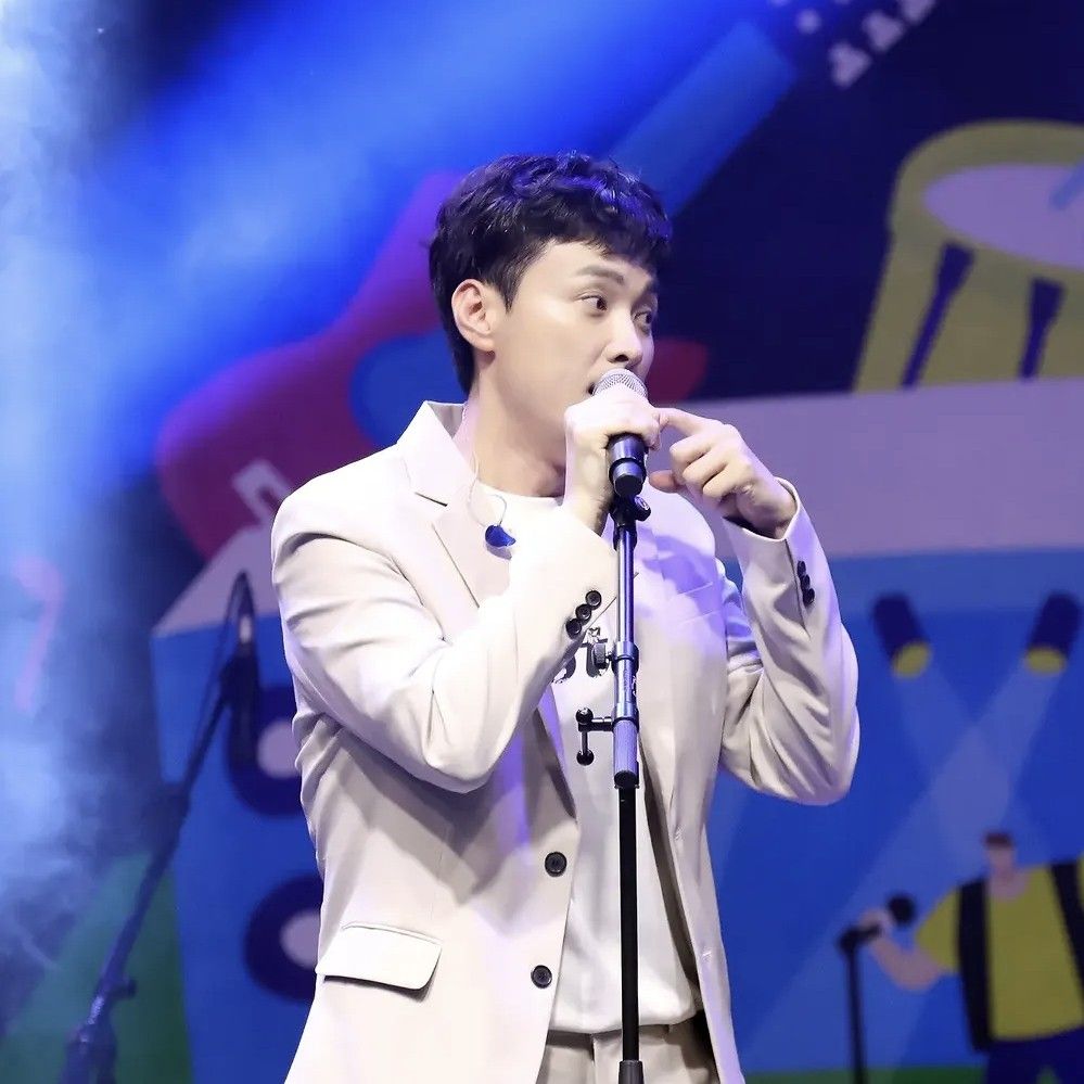 Behind-the-scenes cut of Min Kyunghoon