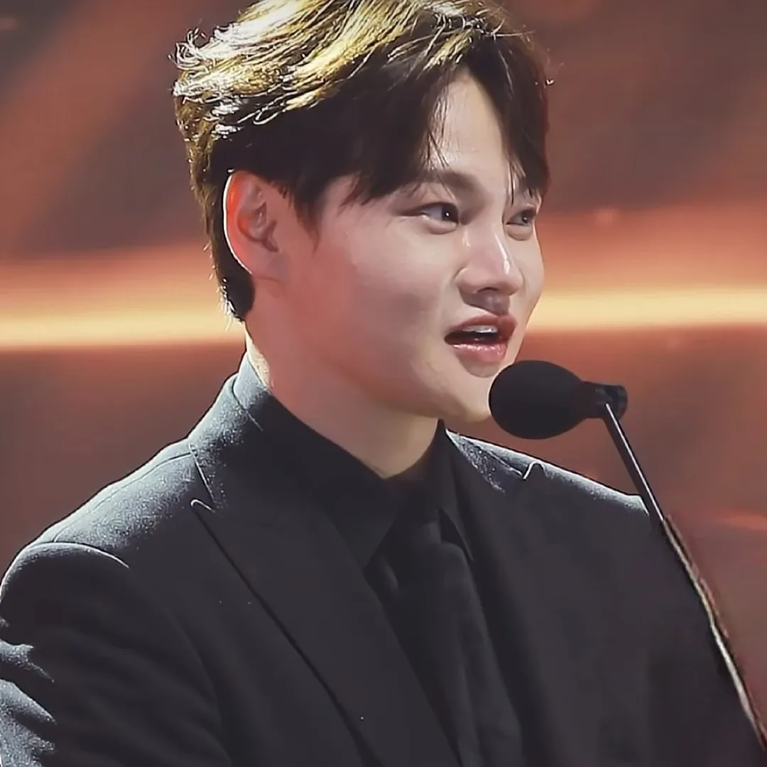 朴瑞镇的最新照片