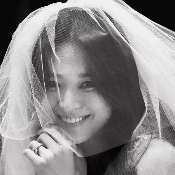 A moment captured by a fan of Song Hyekyo