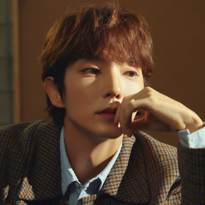 Recent activity shot of Lee Joongi