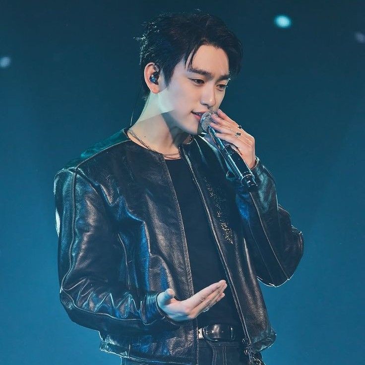 Cuplikan di balik layar dari Park Jinyoung