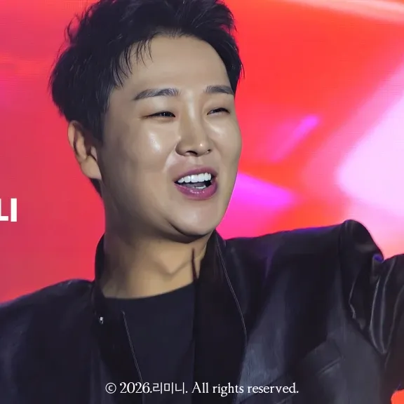 Behind-the-scenes cut of Song Minjun
