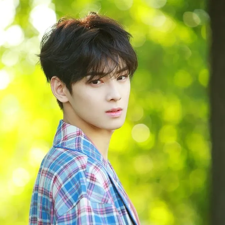 Latest photo of Cha Eunwoo