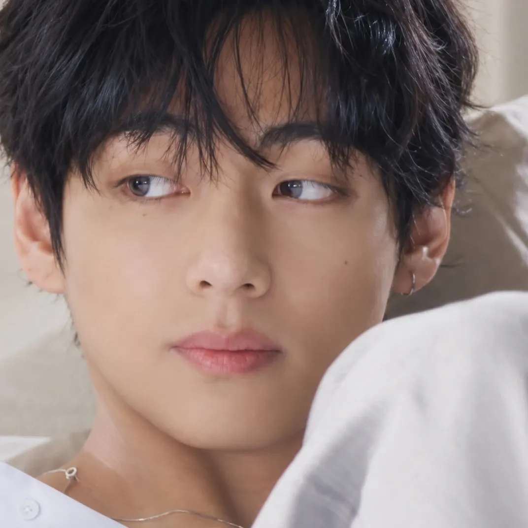 Recent activity shot of Kim Taehyung (V)