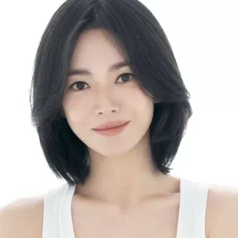 Recent activity shot of Song Hyekyo