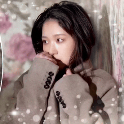 Recent activity shot of Kim Hyeyoon