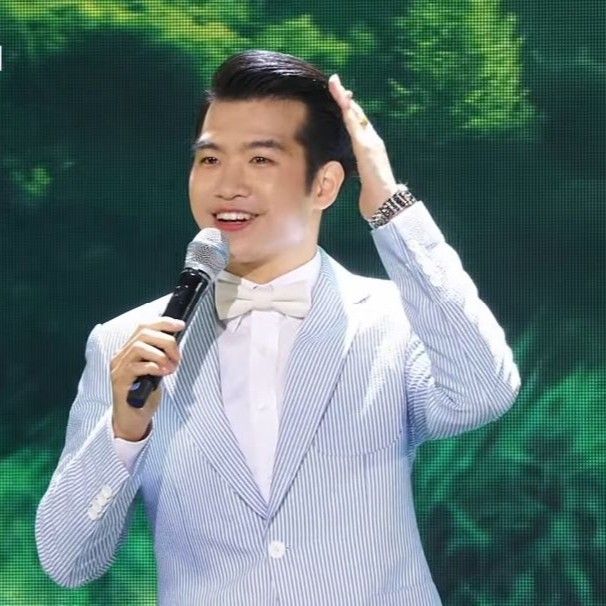 チョ・ミョンソプの最近の活動ショット