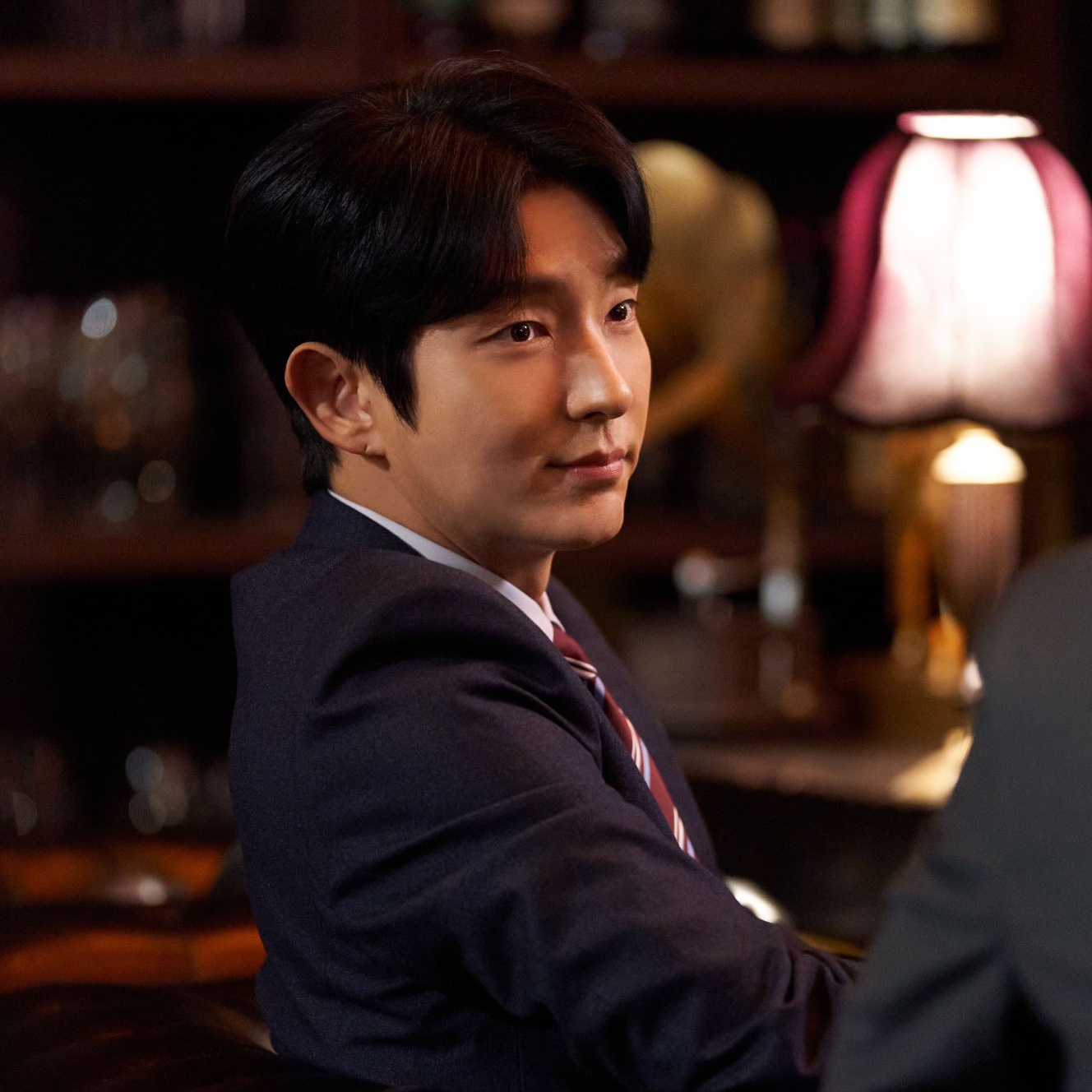 Behind-the-scenes cut of Lee Joongi