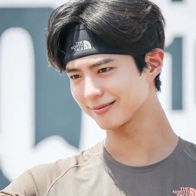 Recent activity shot of Park Bogum