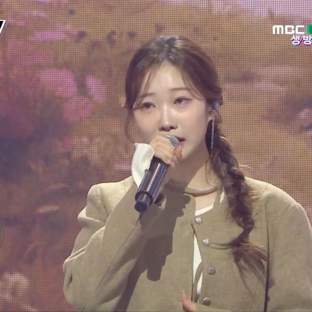 A moment captured by a fan of Jung Seojoo