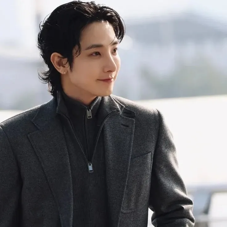 Recent activity shot of Lee Soohyuk