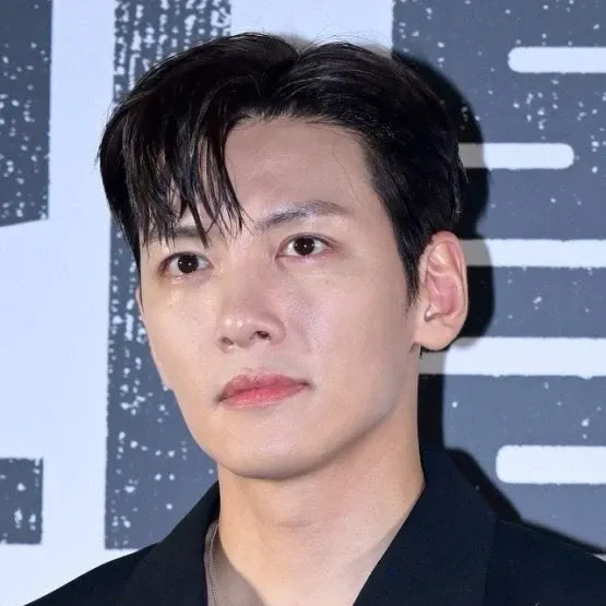 Behind-the-scenes cut of Ji Changwook