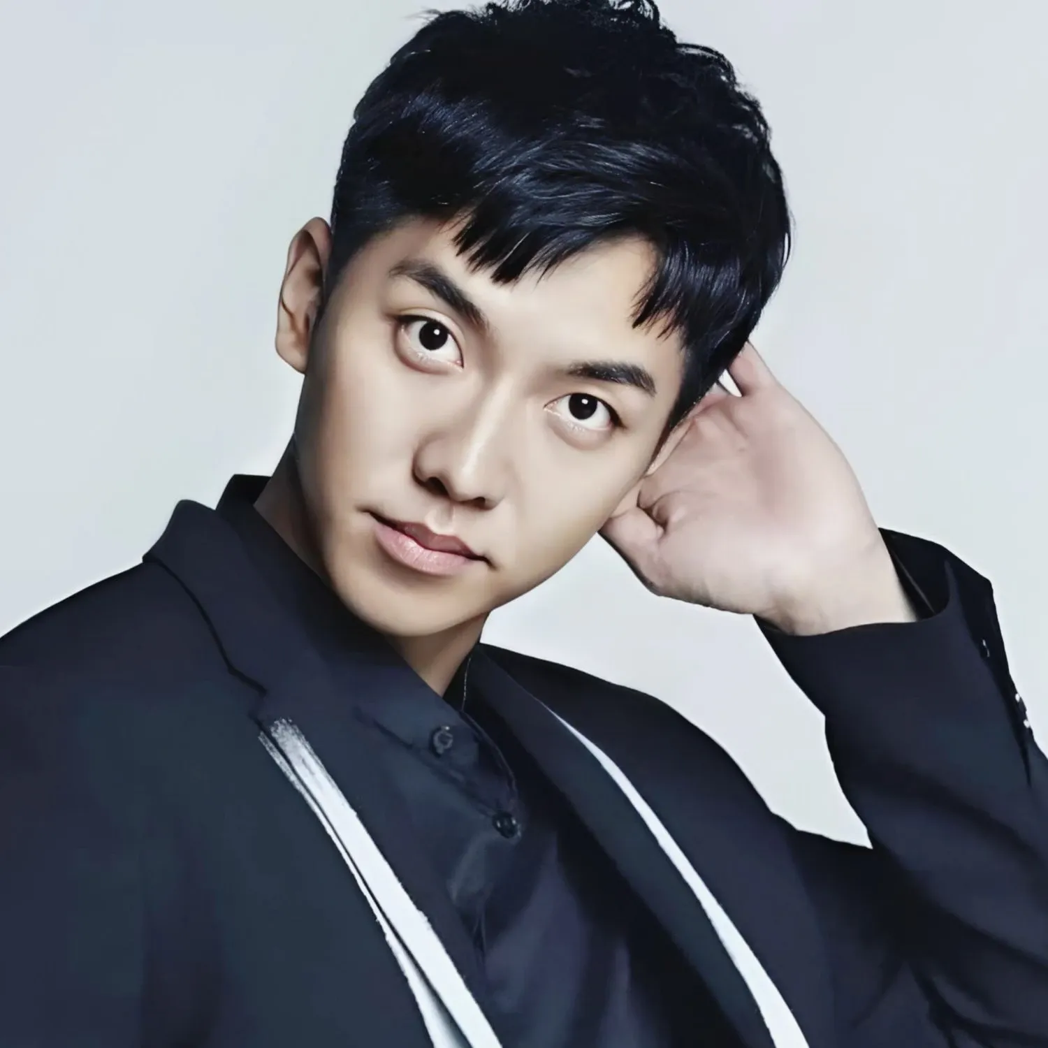 Latest photo of Lee Seunggi