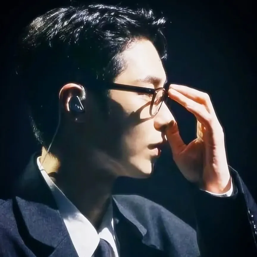 Recent activity shot of Lee Jaewook