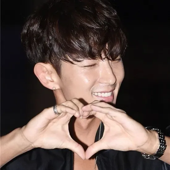 Behind-the-scenes cut of Lee Joongi