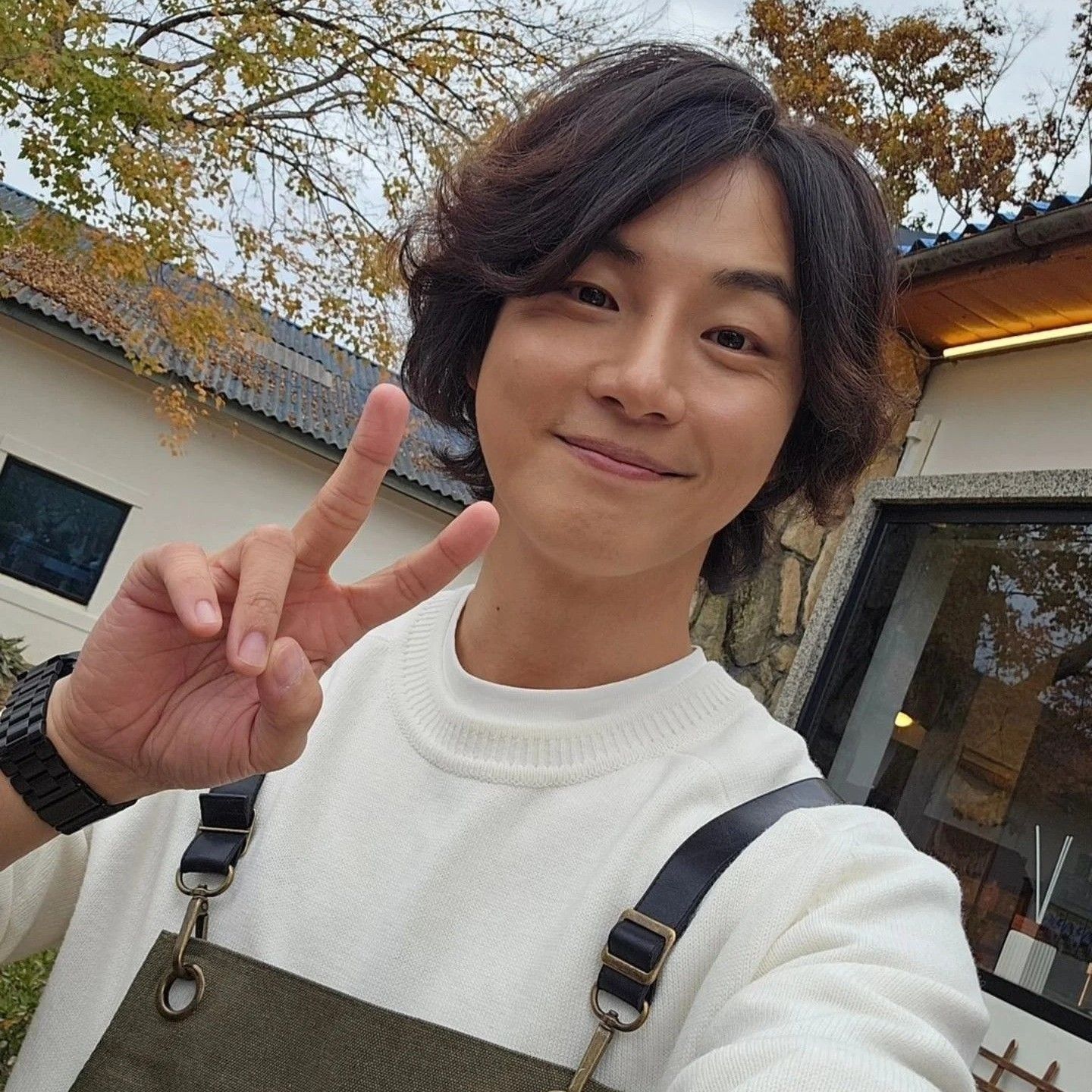 Behind-the-scenes cut of Yoon Shiyoon