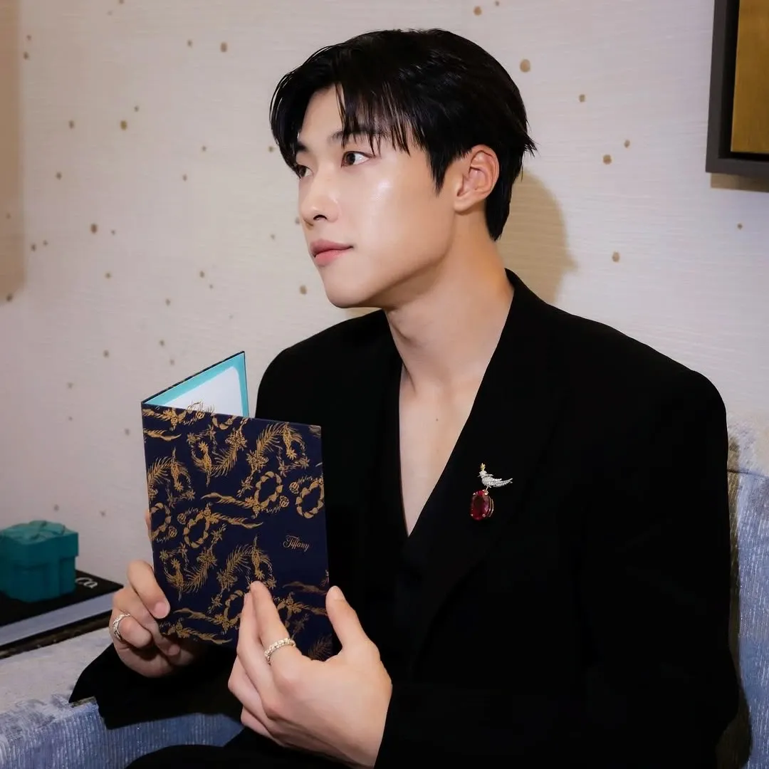 A moment captured by a fan of Woo Dohwan