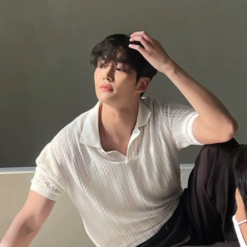 Foto kegiatan terbaru dari Rowoon
