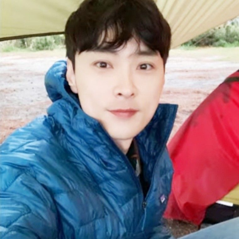 A moment captured by a fan of Min Kyunghoon