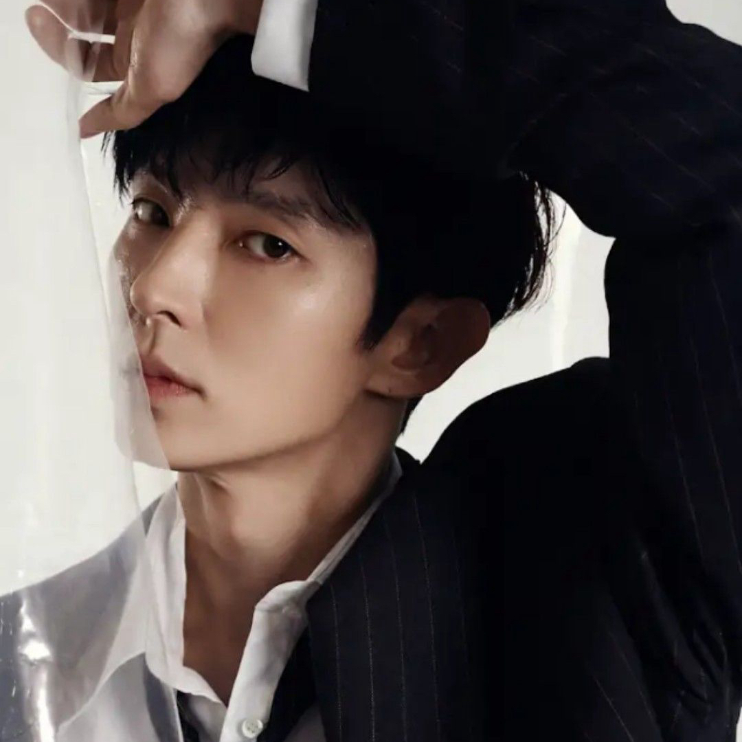 Behind-the-scenes cut of Lee Joongi