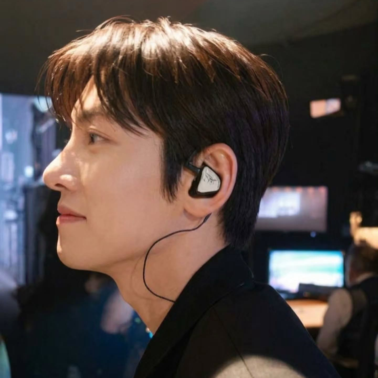Behind-the-scenes cut of Ji Changwook