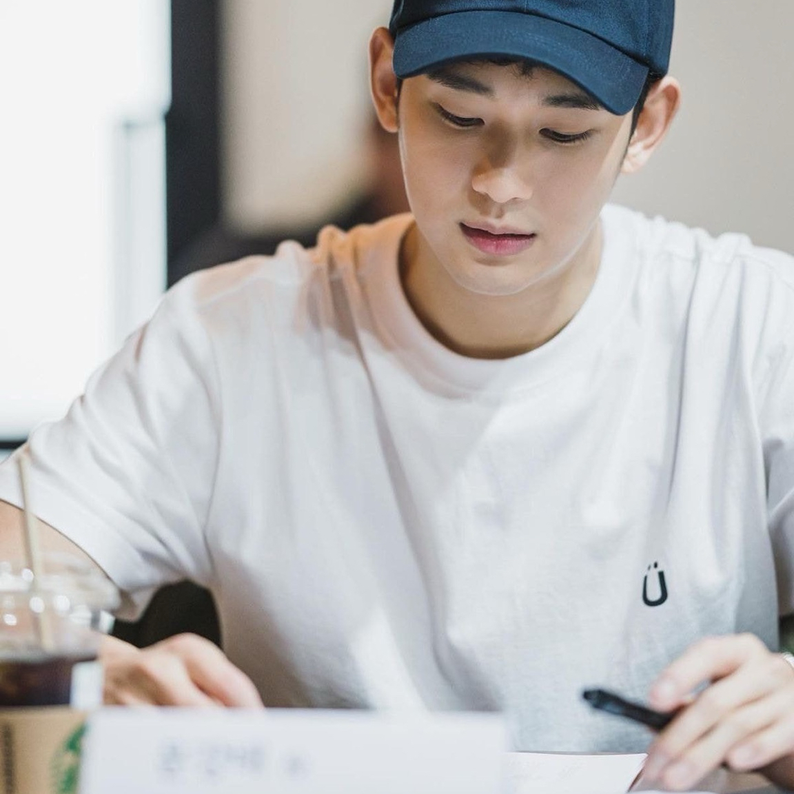 金秀賢的幕後花絮