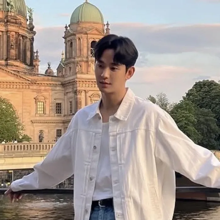 Behind-the-scenes cut of Kim Soohyun