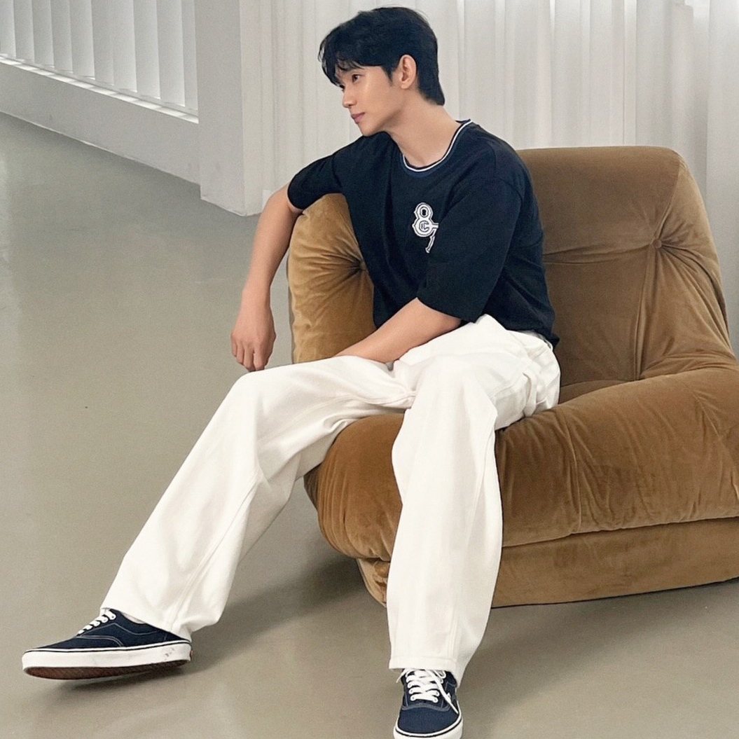 Recent activity shot of Kim Soohyun