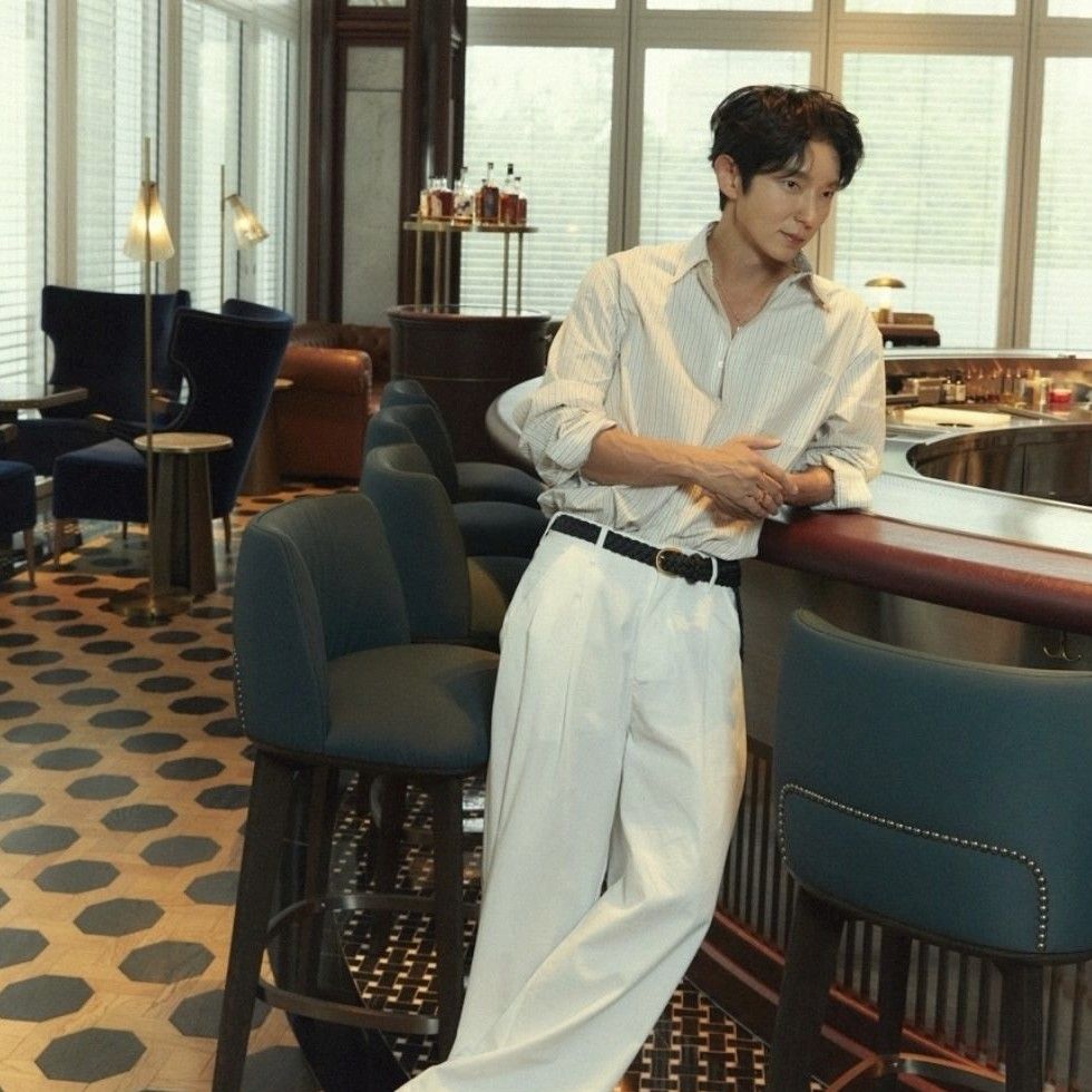 Behind-the-scenes cut of Lee Joongi