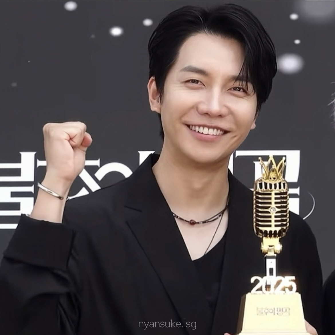 A moment captured by a fan of Lee Seunggi