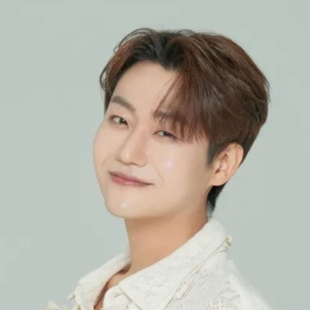 A moment captured by a fan of Min Soohyun