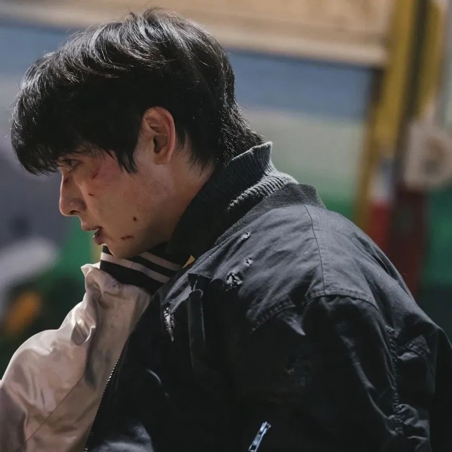 Behind-the-scenes cut of Cha Eunwoo