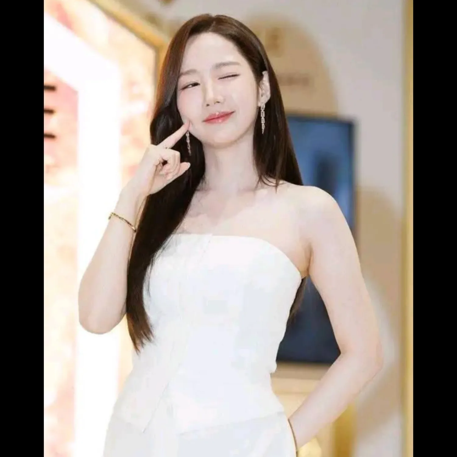 박민영의 비하인드 컷