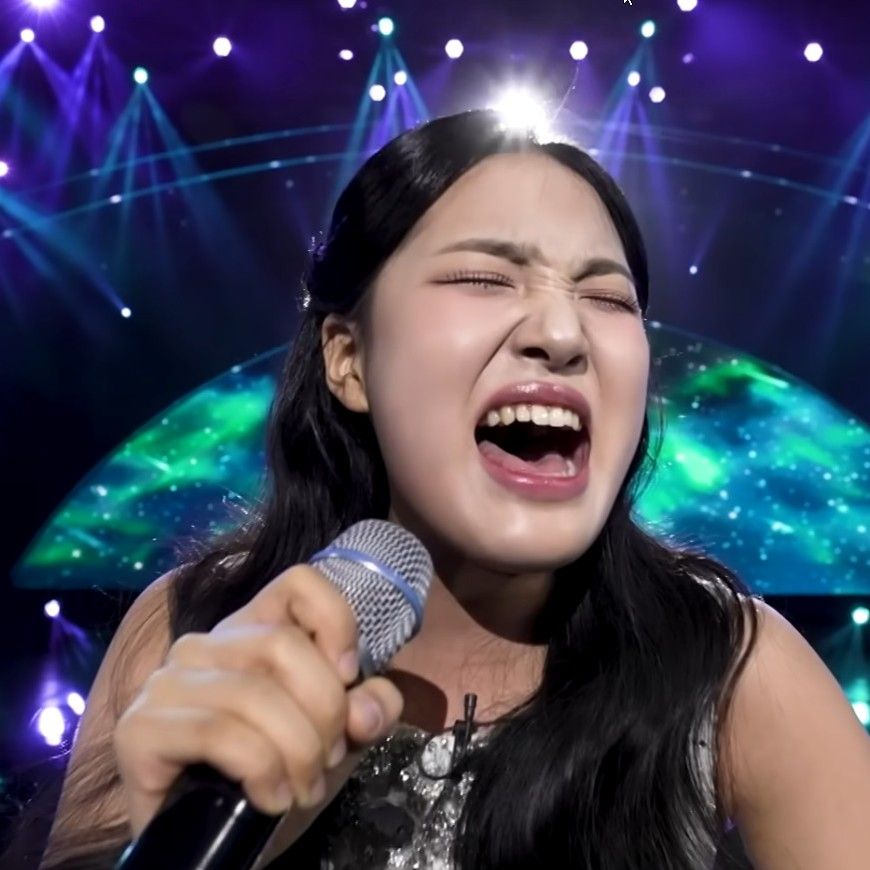 A moment captured by a fan of Kim Taeyeon