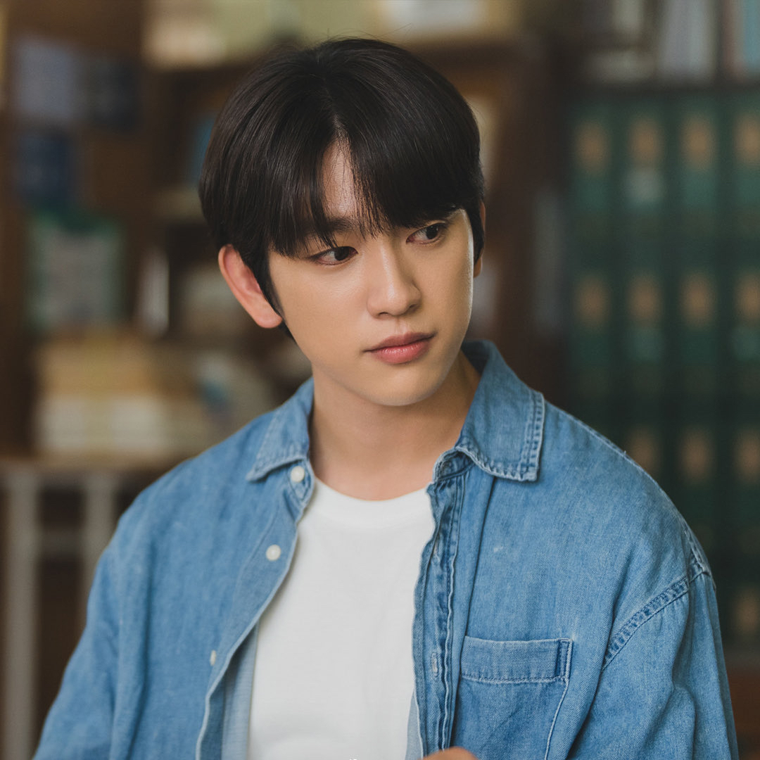 Foto kegiatan terbaru dari Park Jinyoung