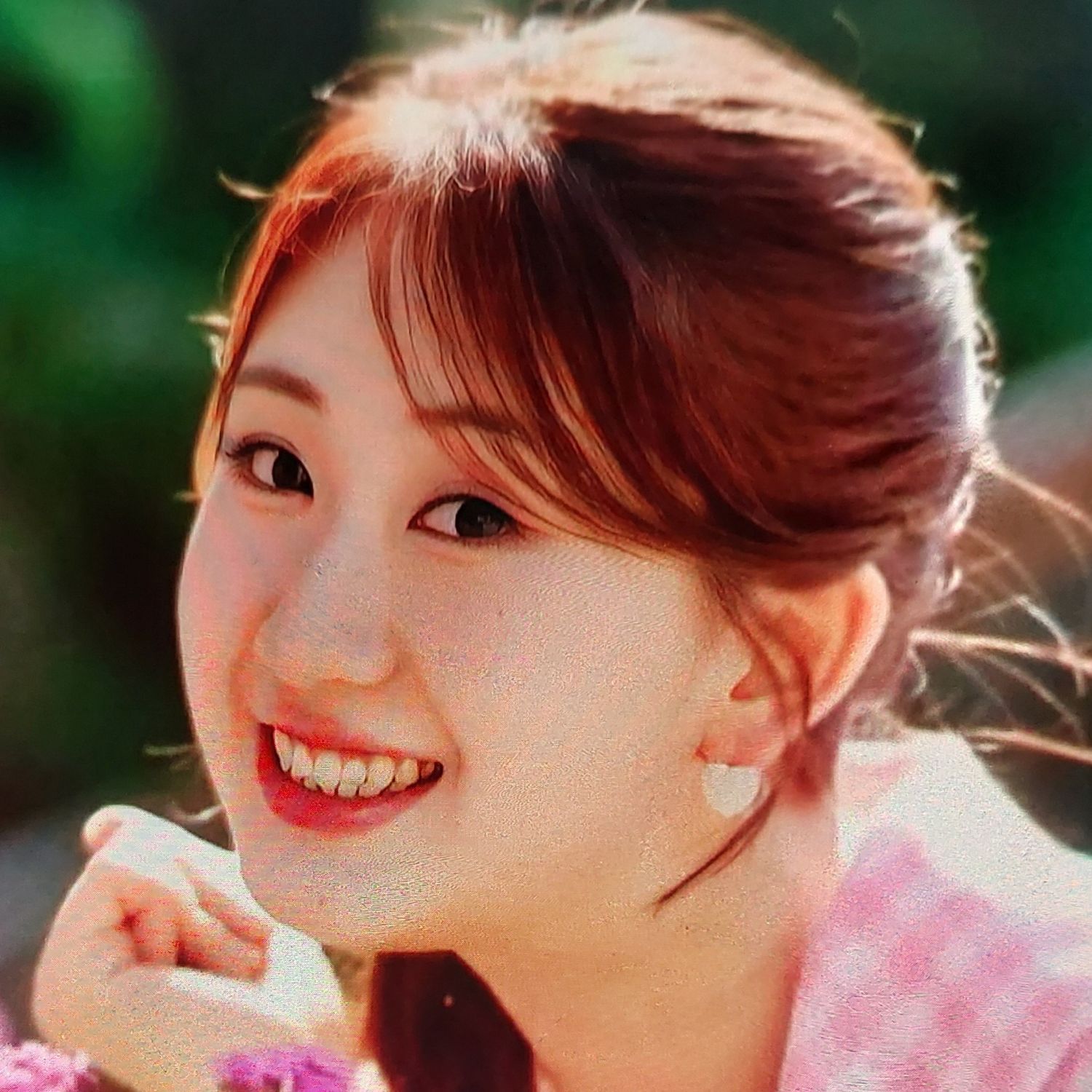 Cuplikan di balik layar dari Jeon Yujin