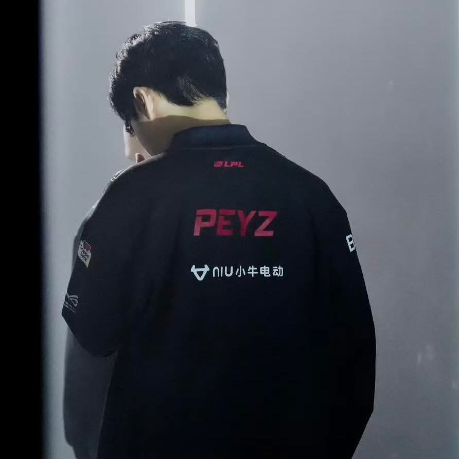 Behind-the-scenes cut of Peyz