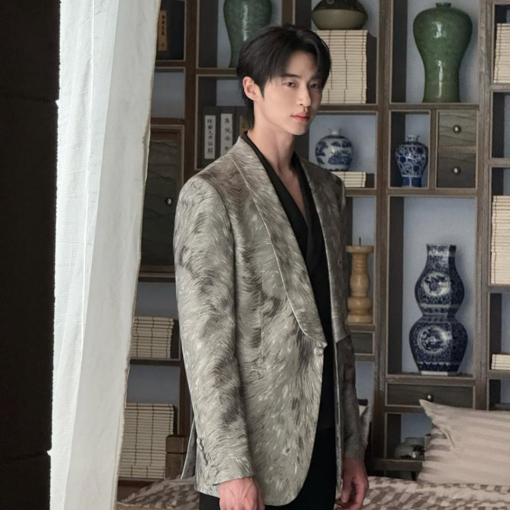 边佑锡的最新照片