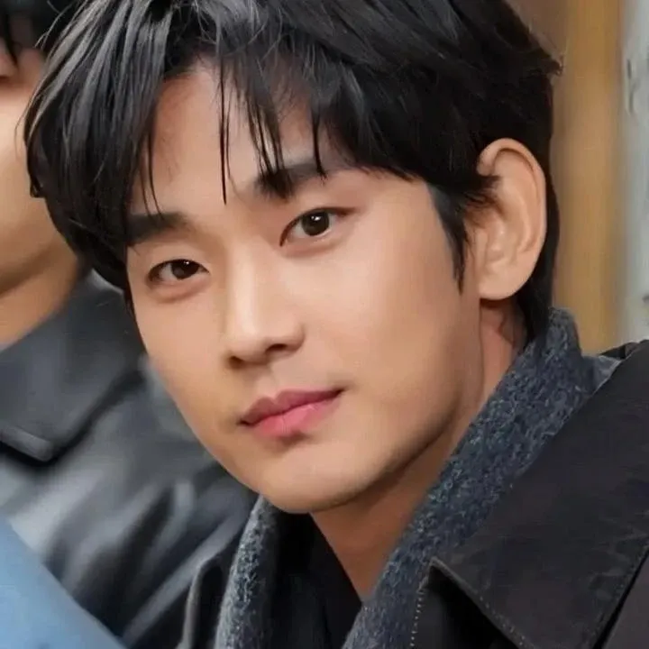 Recent activity shot of Kim Soohyun