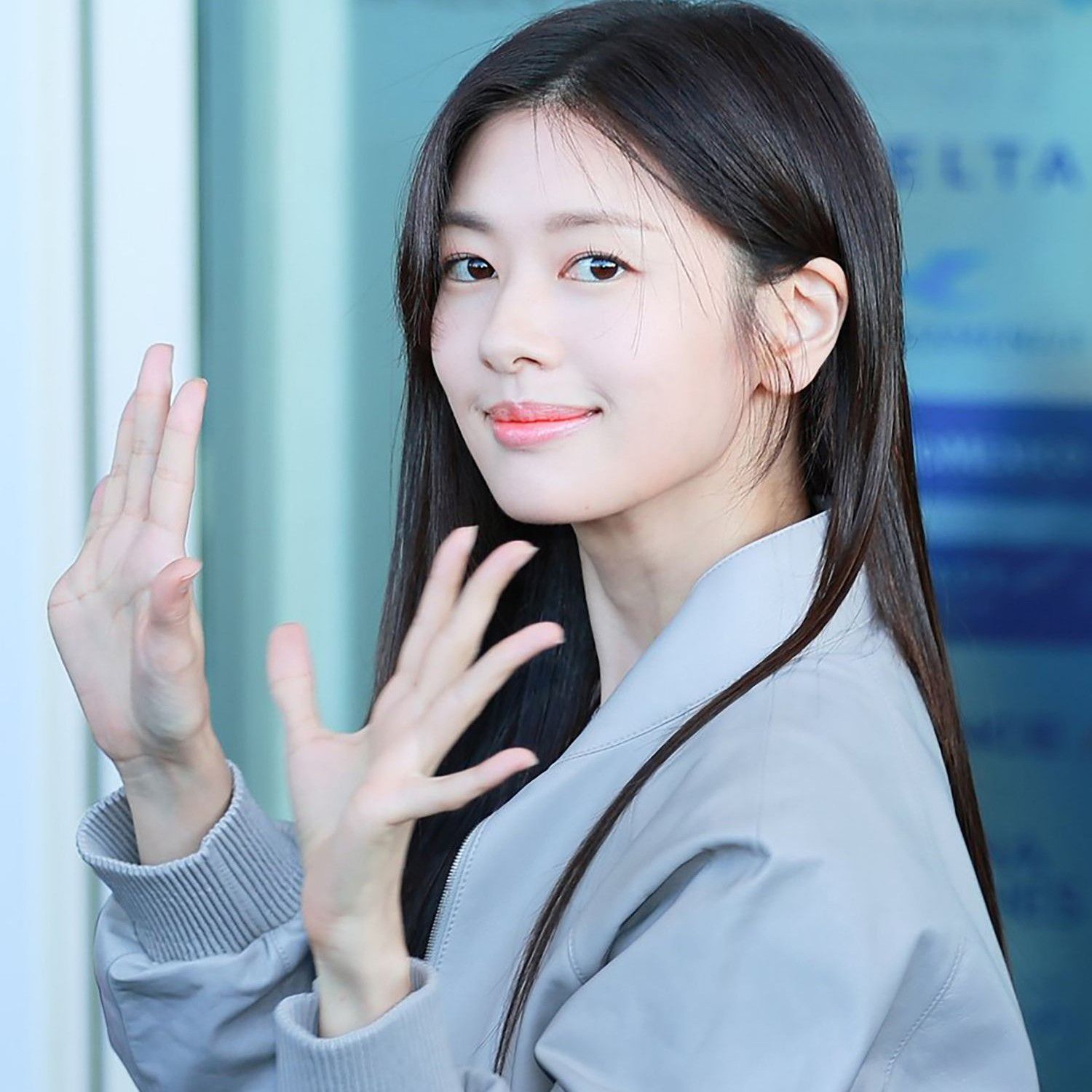 Behind-the-scenes cut of Jung Somin