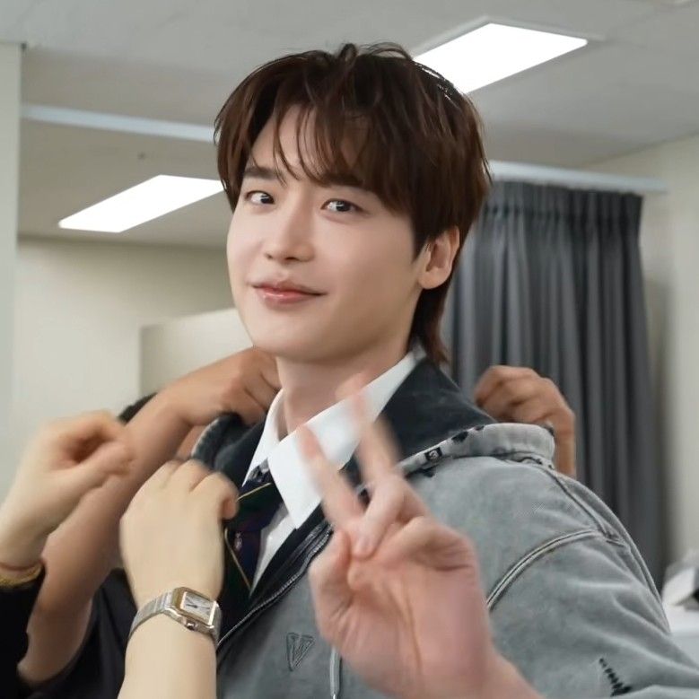 Behind-the-scenes cut of Lee Jongsuk