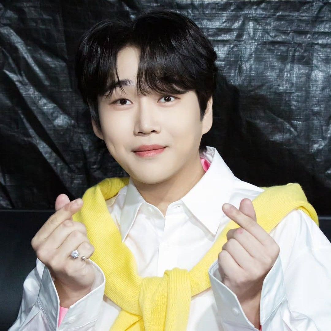 Latest photo of Hwang Youngwoong