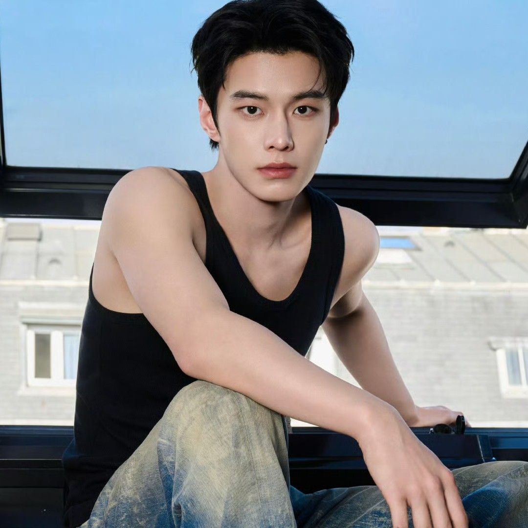 Recent activity shot of He Yu