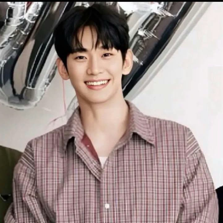 Behind-the-scenes cut of Kim Soohyun